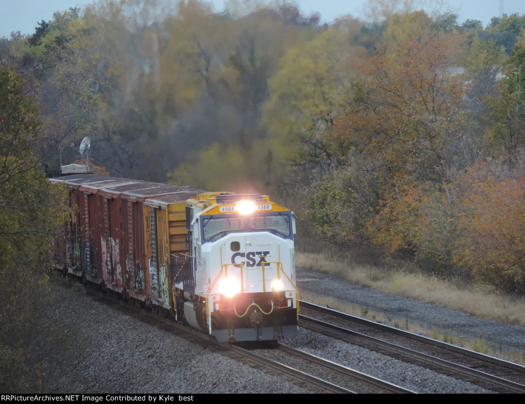 CSX 4568 on M364